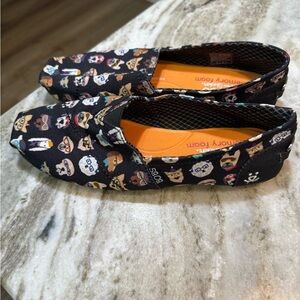 Skechers BOBS for Dogs Slip On Shoes Womens 8 Dog Print Memory Foam Flats